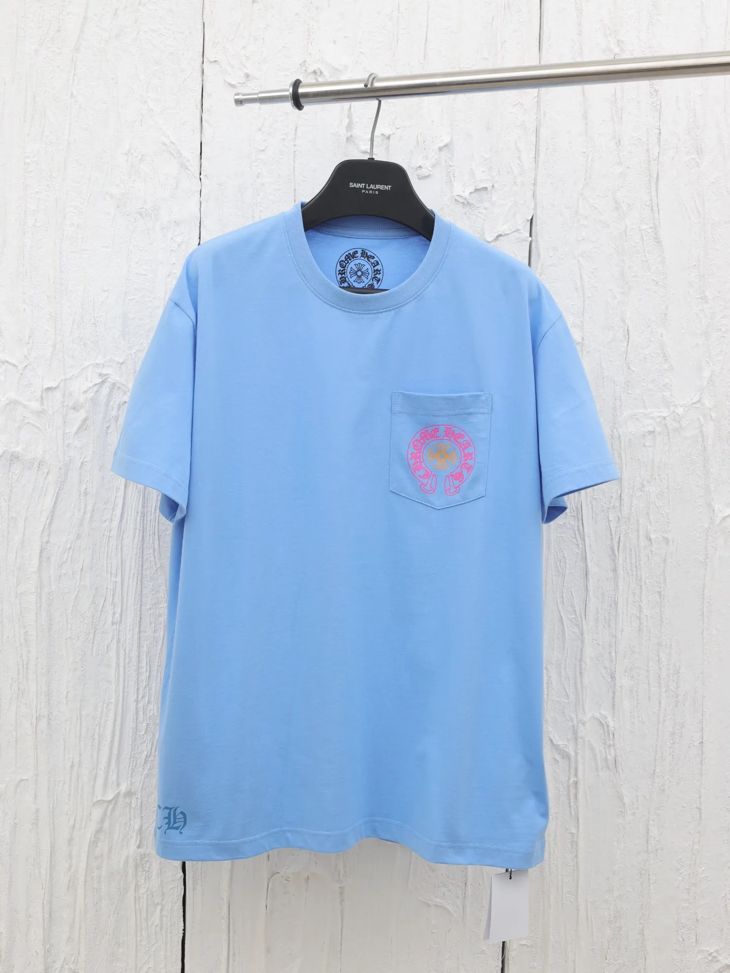 🅿️290 Chrome Hearts*/Chrome Hearts 25 new Miami limited horseshoe cross printed short-sleeves. Made of combed cotton high-density ice-permeable fabric, ribbed custom-woven and dyed. The printing uses imported glue printing. Every wiring detail is strictly in accordance with YB to achieve 100%. The overall wiring is straight and delicate, and the fabric is comfortable and soft. Size: S/M/L